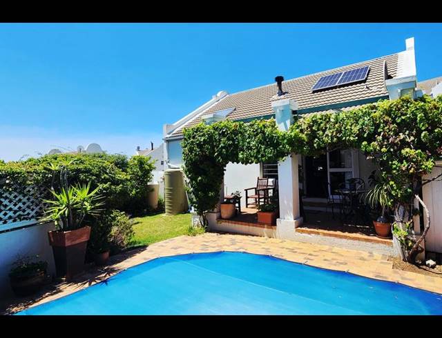 2 BEDROOM TOWNHOUSE FOR SALE IN AURORA